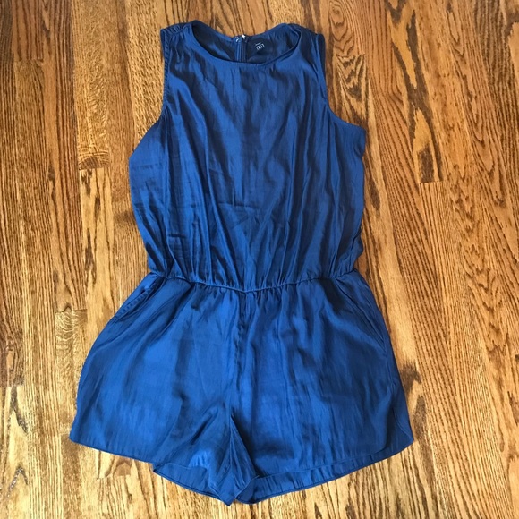 GAP Dresses & Skirts - GAP Romper 💙💙💙